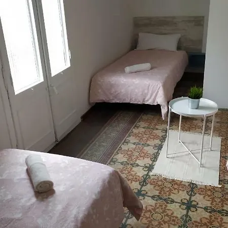 Break In Gothic Hostal Barcelona