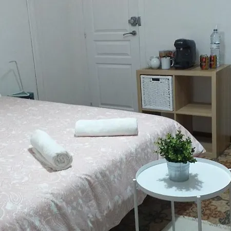Break In Gothic Hostal 2*